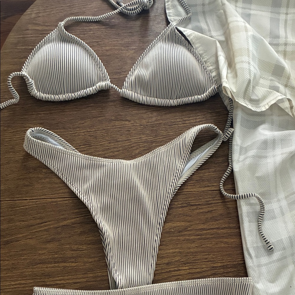 SHEIN Black and White Striped Bikini